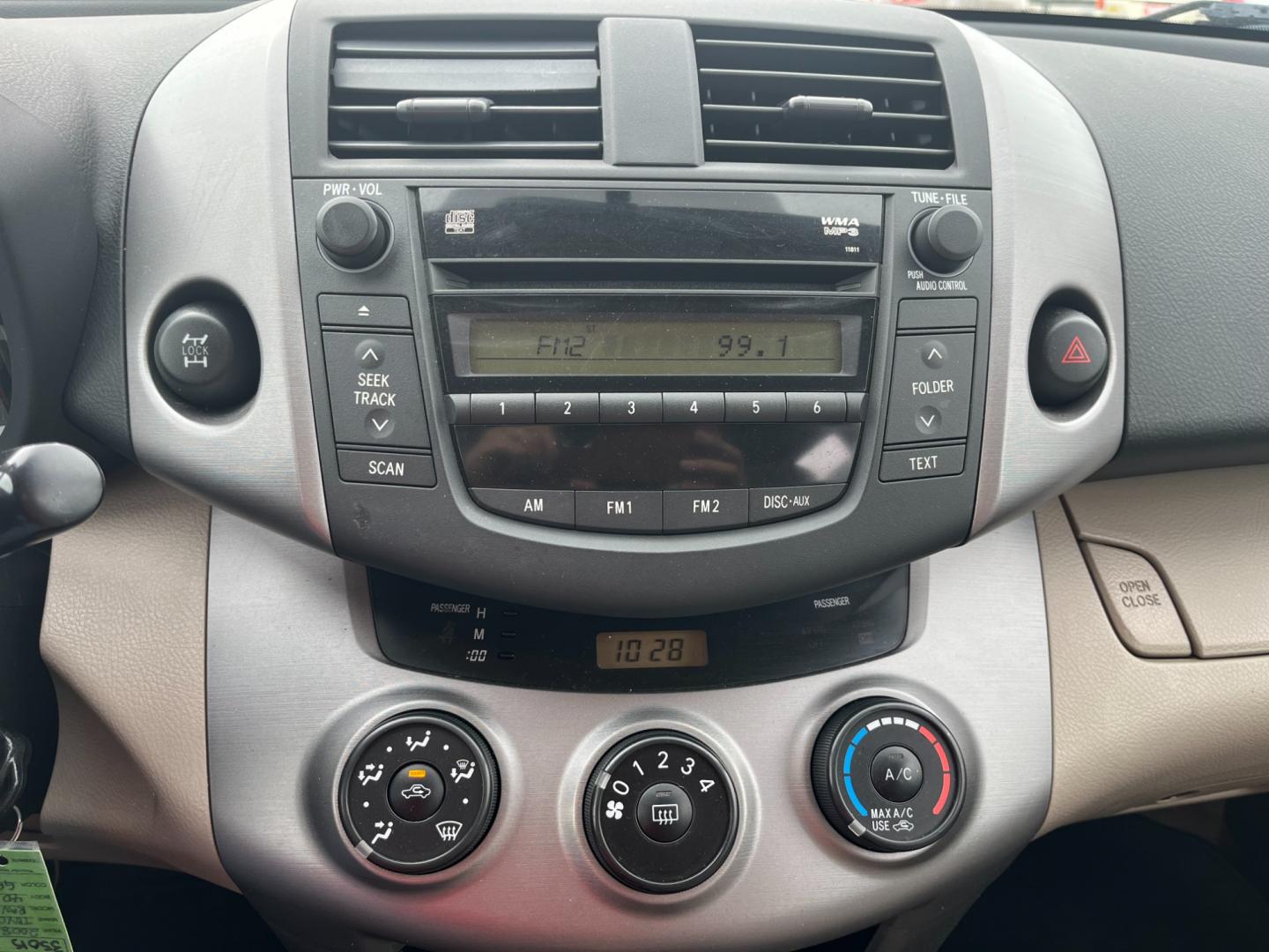 2008 green /TAN Toyota RAV4 Base I4 4WD (JTMBD33V685) with an 2.4L L4 DOHC 16V engine, 4-Speed Automatic transmission, located at 14700 Tomball Parkway 249, Houston, TX, 77086, (281) 444-2200, 29.928619, -95.504074 - Photo#15
